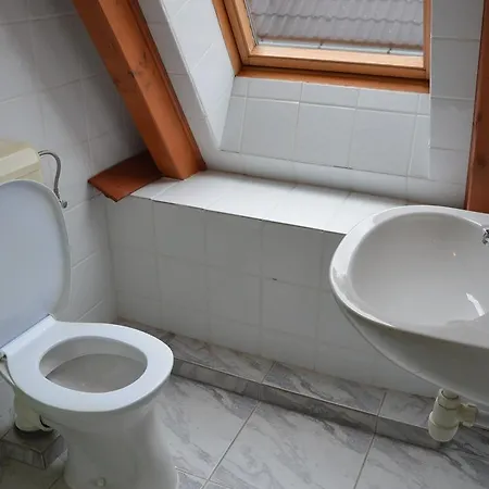 Kristaly Apartman Panzió