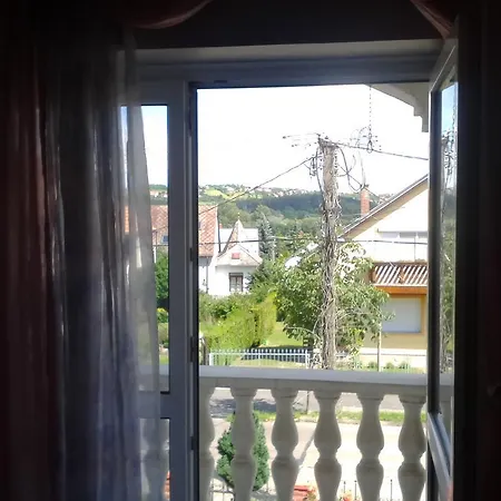 Kristaly Apartman