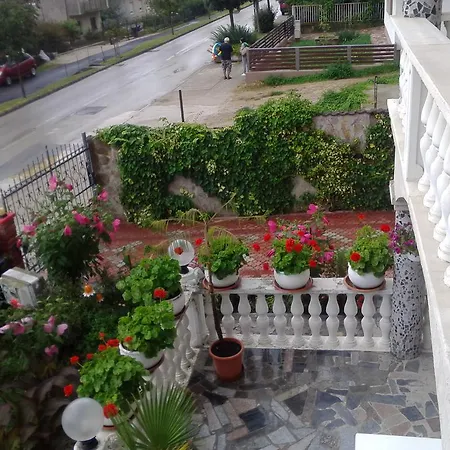 לינה וארוחת בוקר Kristaly Apartman