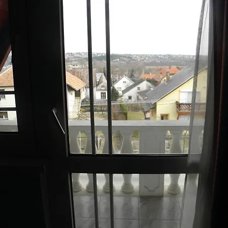 Alojamento de Acomodação e Pequeno-almoço Kristaly Apartman Hévíz