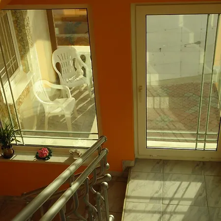 Alojamento de Acomodação e Pequeno-almoço Kristaly Apartman