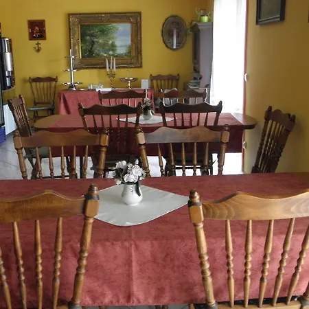 Kristaly Apartman Alojamento de Acomodação e Pequeno-almoço *