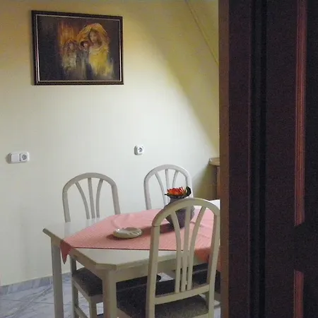 Bed & Breakfast Kristaly Apartman Hévíz