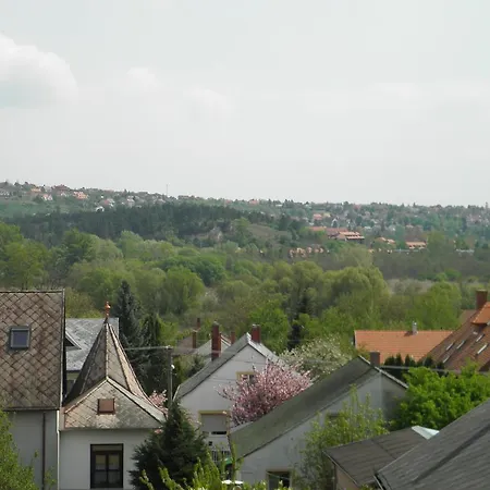Kristaly Apartman