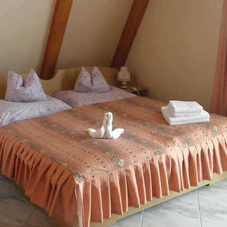 Kristaly Apartman Bed & Breakfast Hévíz