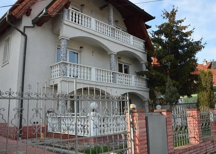 Kristaly Apartman