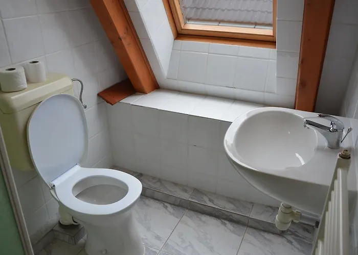 Kristaly Apartman B&B