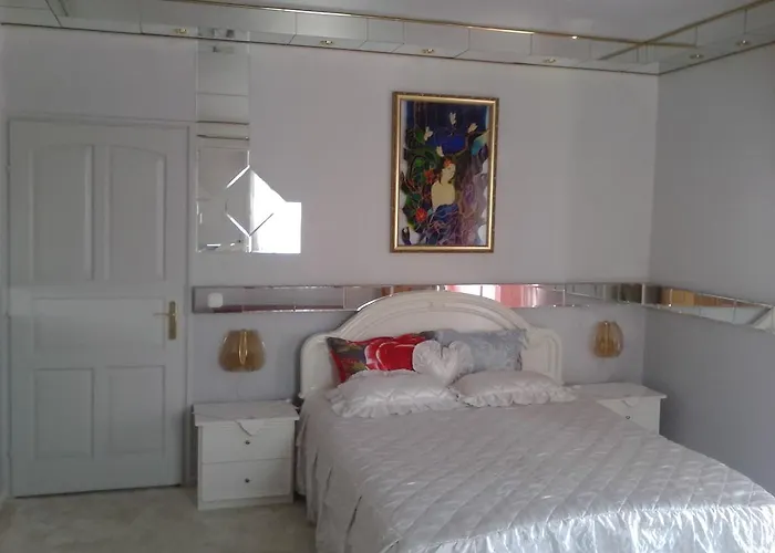 Kristaly Apartman
