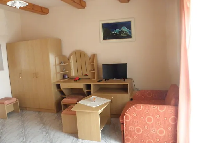 Kristaly Apartman *