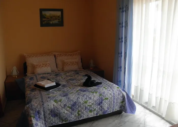 Kristaly Apartman Frühstückspension *