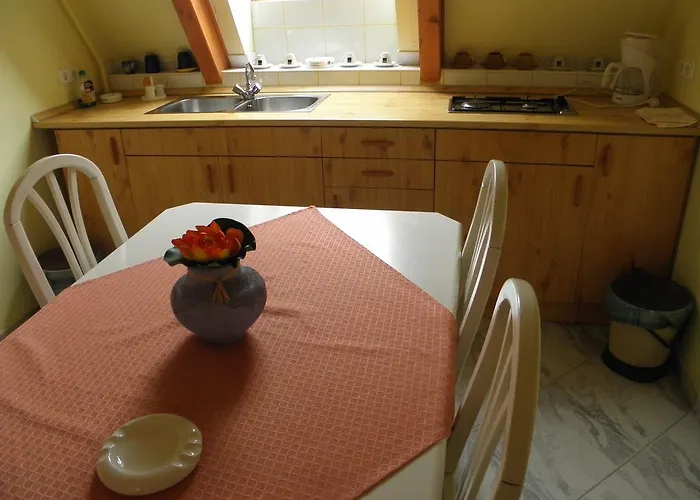 Kristaly Apartman