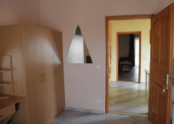 Kristaly Apartman
