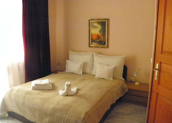 Kristaly Apartman Frühstückspension