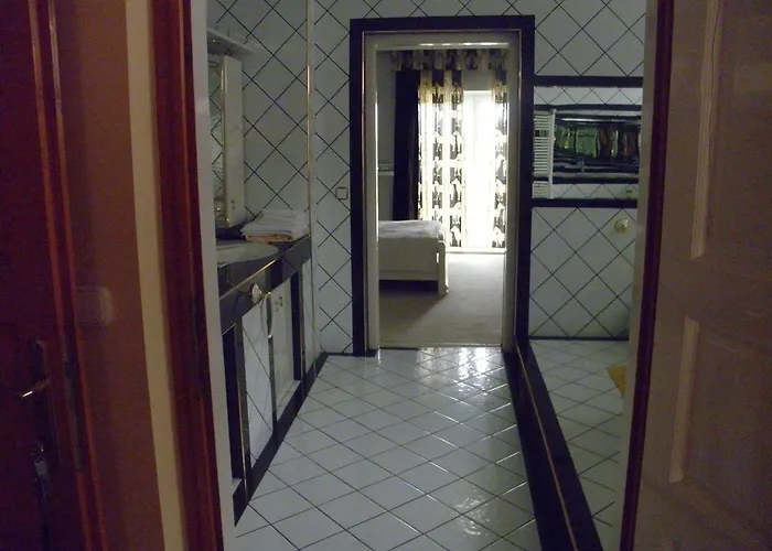 Kristaly Apartman Frühstückspension