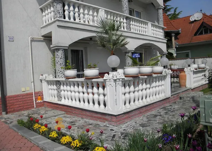 فندق مبيت وإفطار Kristaly Apartman